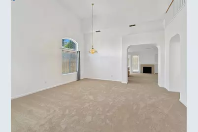 2352 Gretchen Elizabeth Ct, Tracy, CA 95377 - Photo 6