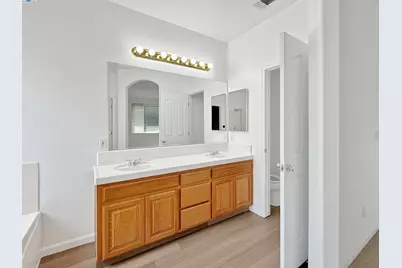 2352 Gretchen Elizabeth Ct, Tracy, CA 95377 - Photo 24