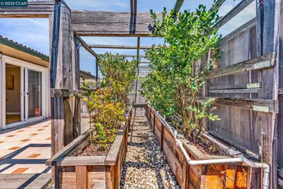 4380 Saint Charles Pl, Concord, CA 94521 - Photo 38