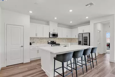 5946 Markham Dr, Tracy, CA 95377 - Photo 8