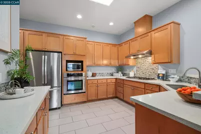 401 Seville Ln, Walnut Creek, CA 94598 - Photo 12