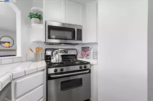 21103 Gary Dr, Hayward, CA 94546 - Photo 8