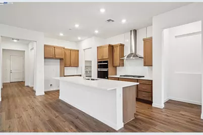 17618 Brightwood Avenue, Lathrop, CA 95330 - Photo 14