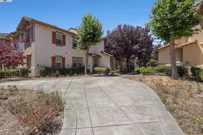 117 Carmel St, San Pablo, CA 94806 - Photo 2