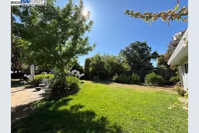 9648 La Nuez Dr, Elk Grove, CA 95624 - Photo 16