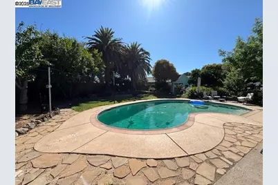 9648 La Nuez Dr, Elk Grove, CA 95624 - Photo 2