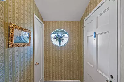 2863 Burton Dr, Oakland, CA 94611 - Photo 8