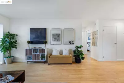 325 Kitty Hawk Rd #UNIT 207, Alameda, CA 94501 - Photo 10