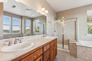 6443 Blue Rock Ct, Oakland, CA 94605 - Photo 24