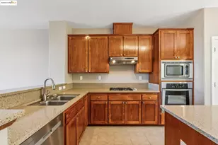 6443 Blue Rock Ct, Oakland, CA 94605 - Photo 10