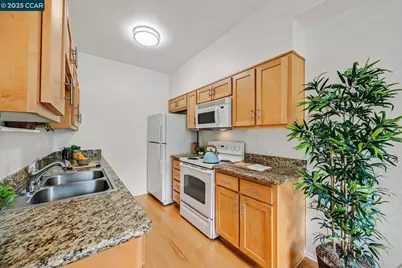 131 Bayside Ct, Richmond, CA 94804 - Photo 12