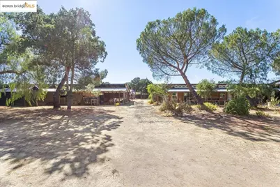 5665 Victoria Ln, Livermore, CA 94550 - Photo 32