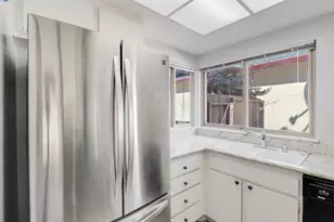 943 Coral Ridge Cir, Rodeo, CA 94572 - Photo 26