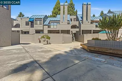 1063 Foxchase Dr, San Jose, CA 95123 - Photo 24