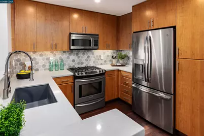 438 Grand Ave #528, Oakland, CA 94612 - Photo 10