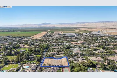 8485 Ranch Rd, Tracy, CA 95304 - Photo 16