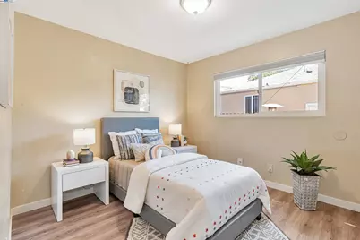 2884 Rose St, Stockton, CA 95203 - Photo 8