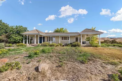 9050 Highland Rd, Livermore, CA 94551 - Photo 2