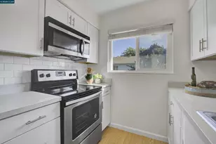 1356 Del Rio Cir, Concord, CA 94518 - Photo 14