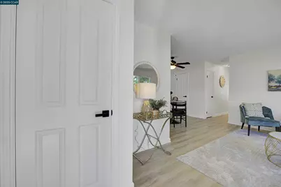 1356 Del Rio Cir #D, Concord, CA 94518 - Photo 2