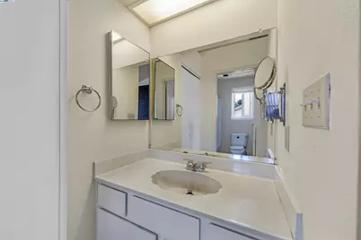 136 Hackamore Ln, Fremont, CA 94539 - Photo 14