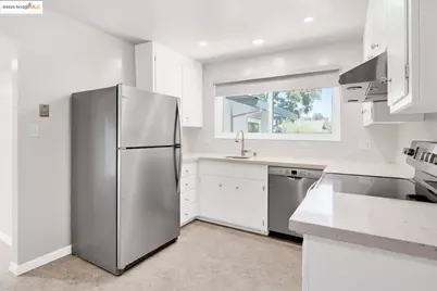 2011 Regis Dr, Davis, CA 95618 - Photo 12