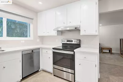 2011 Regis Dr, Davis, CA 95618 - Photo 14