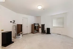 2745 Butters Dr, Oakland, CA 94602 - Photo 16