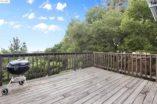 2745 Butters Dr, Oakland, CA 94602 - Photo 10