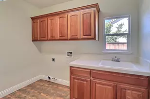 531 Half Moon Ct, Discovery Bay, CA 94505 - Photo 24