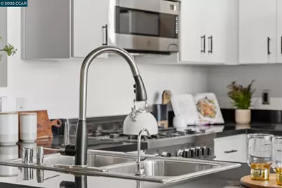 311 2nd St #405, Oakland, CA 94607 - Photo 10