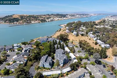 219 Sea Crest Cir, Vallejo, CA 94590 - Photo 32