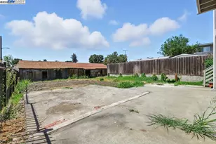 1739 22nd St, Oakland, CA 94606 - Photo 52