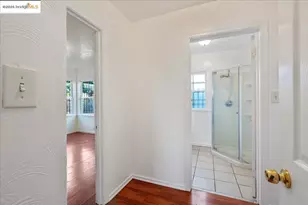 8806 Dowling St, Oakland, CA 94605 - Photo 16