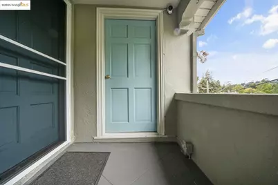 5925 Outlook Ave, Oakland, CA 94605 - Photo 12