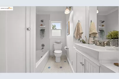 5925 Outlook Ave, Oakland, CA 94605 - Photo 6