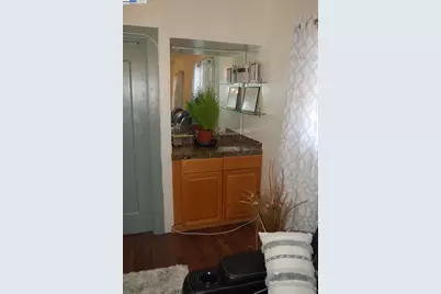 5103 Fairfax Ave, Oakland, CA 94601 - Photo 10