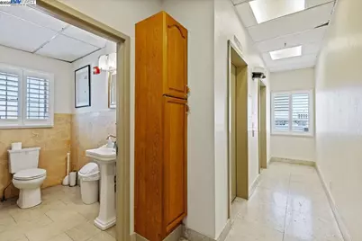 212 9th St, Oakland, CA 94607 - Photo 16