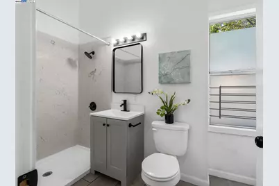 2801 38th Ave, Oakland, CA 94619 - Photo 26