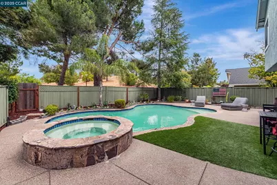 2207 Bridgeport Way, Martinez, CA 94553 - Photo 2