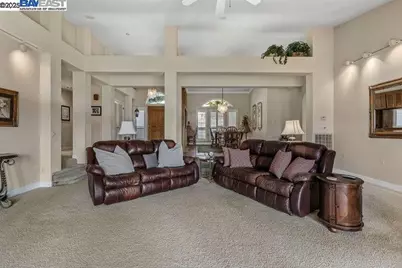 6038 Gleneagles Court, Redding, CA 96003 - Photo 16