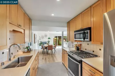 47 Miramonte Dr, Moraga, CA 94556 - Photo 12