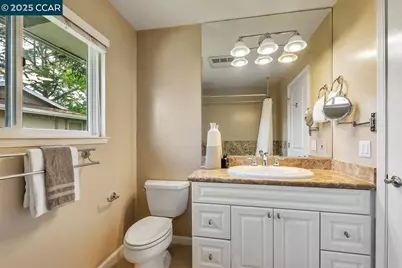 47 Miramonte Dr, Moraga, CA 94556 - Photo 32