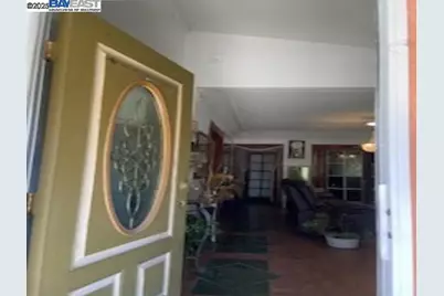 847 81st St, Los Angeles, CA 90044 - Photo 2