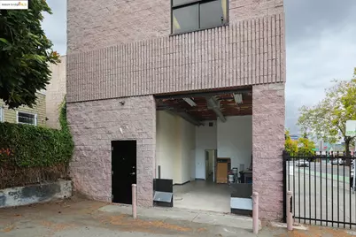 520 520 27th Street, Oakland, CA 94612 - Photo 4