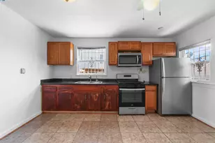 7851 Holly, Oakland, CA 94621 - Photo 6