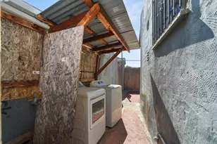 7851 Holly, Oakland, CA 94621 - Photo 14