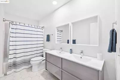58 Villanova Dr, Oakland, CA 94611 - Photo 44