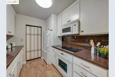 1 Daniel Burnham Ct #101, San Francisco, CA 94109 - Photo 14