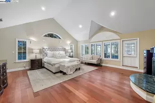 7716 Skyline Blvd, Oakland, CA 94611 - Photo 36